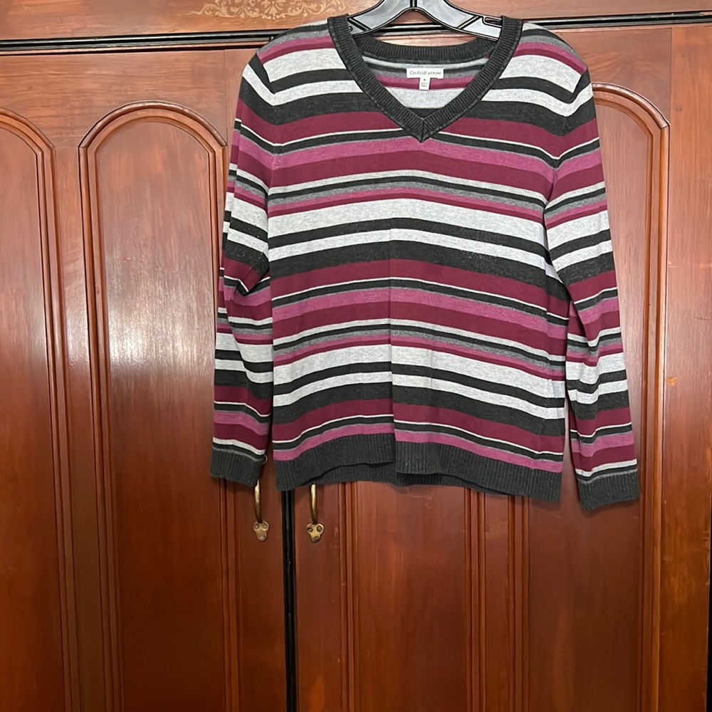 Croft & Barrow Vintage V-neck Striped Sweater Size Medium